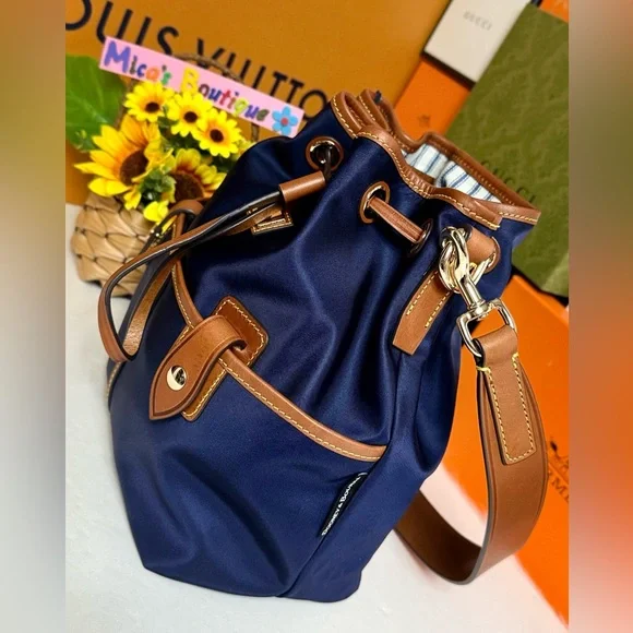 🆕DOONEY & BOURKE Drawstring Bucket Bag ~Navy blue~ - Picture 9 of 17